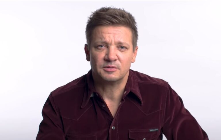 Why Does Jeremy Renner Have Clubbed Fingers